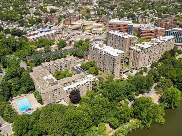 99 Pond Ave APT 520, Brookline, MA 02445