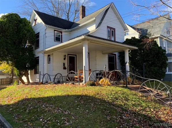 227 W Oak Orchard St, Medina, NY 14103