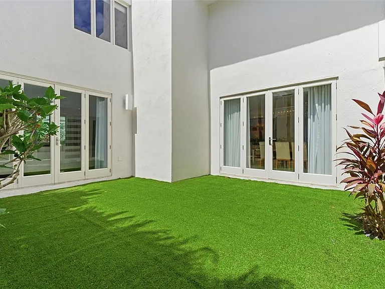 279 Dorado Bch E — Photo 19