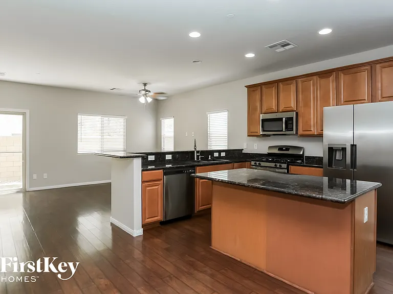 7600 Scarlet Tapestry Ct — Photo 4