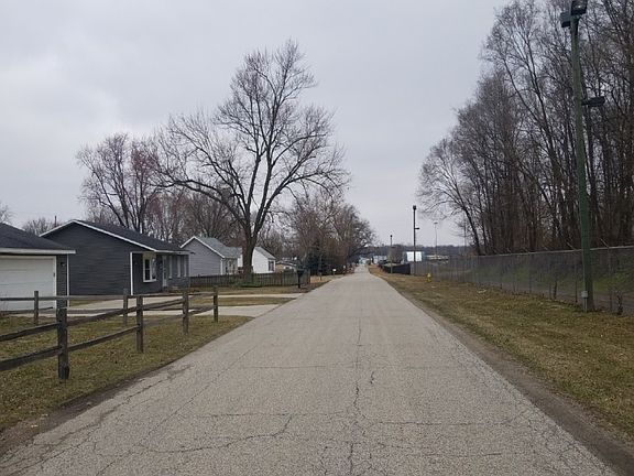 5th image of 56207 East Ave