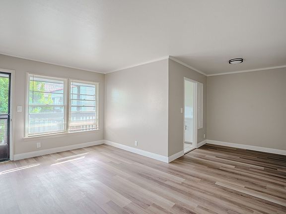 3rd image of 1130 Bennett Ave #6