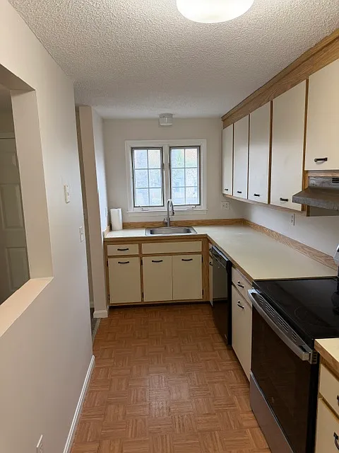 2 bed, 1.5 bath, 994 sqft, $2,300 — Photo 3
