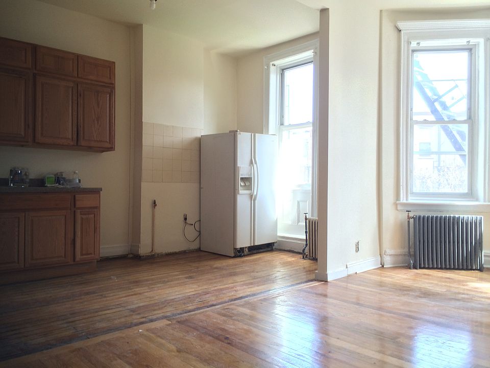 2nd image of 6070 69th Ave #1