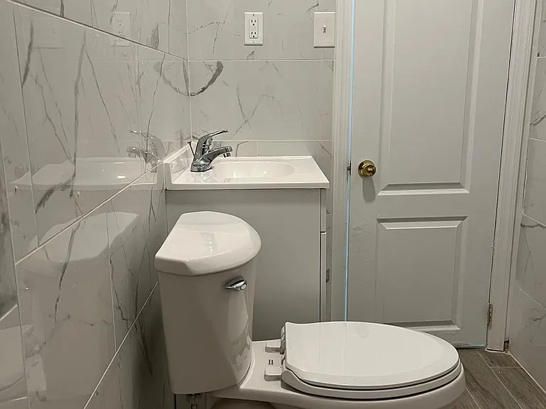415 S 10th St #2 — Photo 15