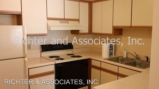 4th image of 208 Oakbrooke Dr Unit 6