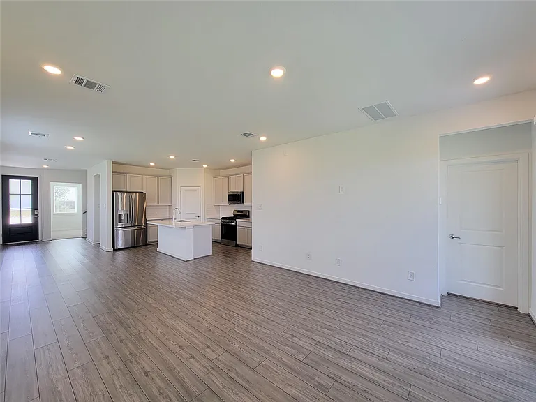 7730 Primrose Myrtle Ln — Photo 10