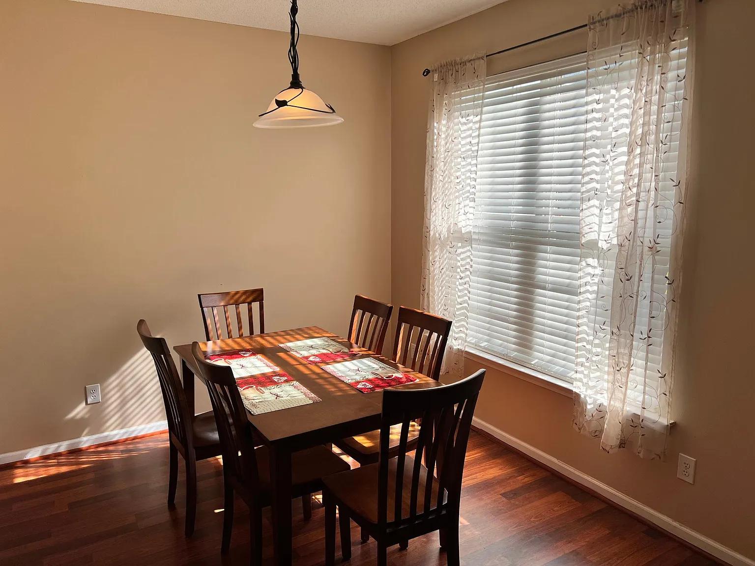 3 bed, 1530 sqft, $1,850 — Photo 2