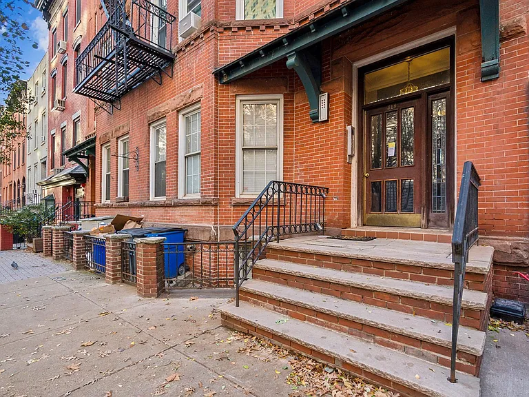 318 Hudson St #B — Photo 4