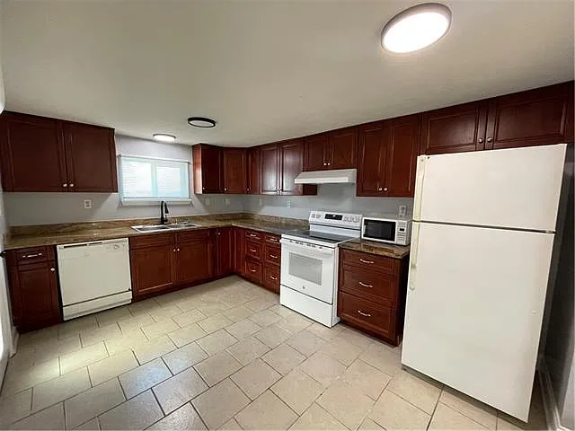 1313 Aviators St — Photo 4