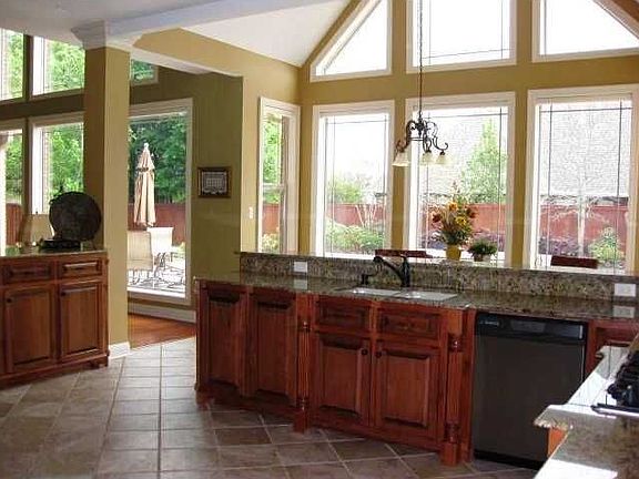 5th image of 4207 Beau Chene Dr