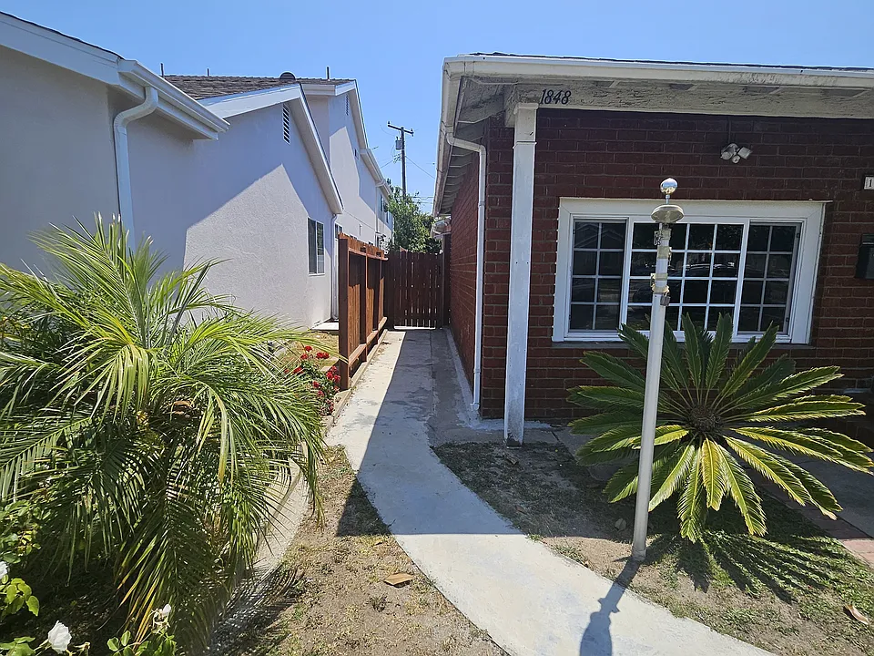 1848 Santa Fe Ave