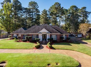 5805 Winchester Dr, Texarkana, TX 75503