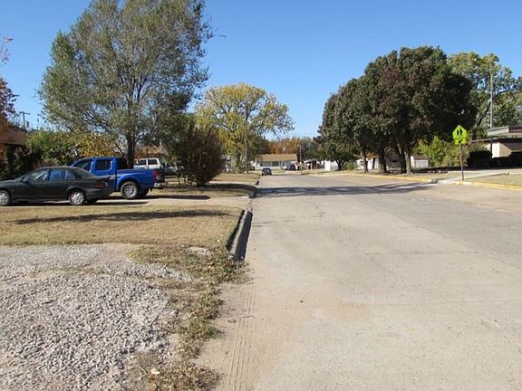 5th image of 405 W Cottonwood Ave