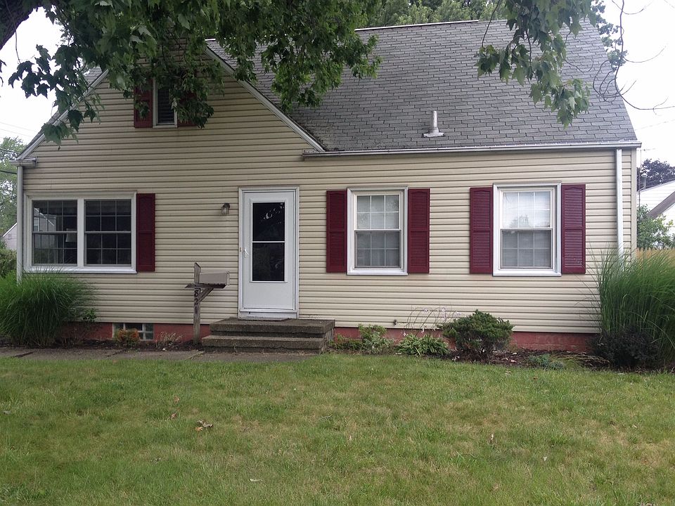 1st image of 821 Monroe Ave