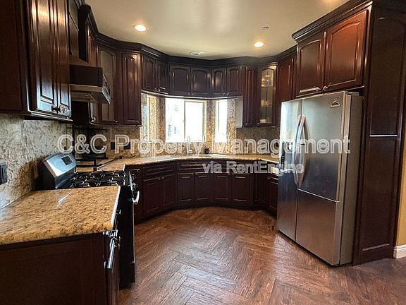 4th image of 1445 S Sunol Dr