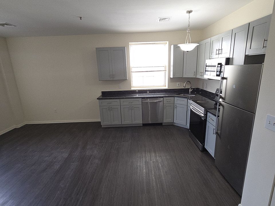 1st image of 201 Tonnelle Ave #B