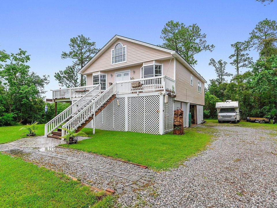 1st image of 252 Fernwood Dr