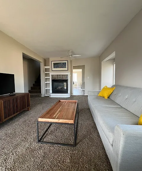 877 Pacific Dr — Photo 10
