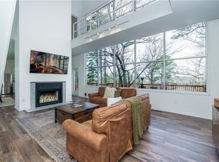 1 Drennon Dr, Eureka Springs, AR 72632