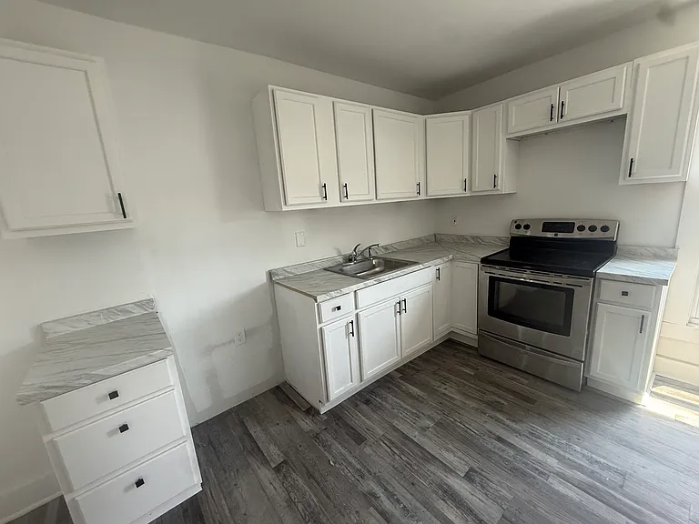 88 7th Ave #2 — Photo 7