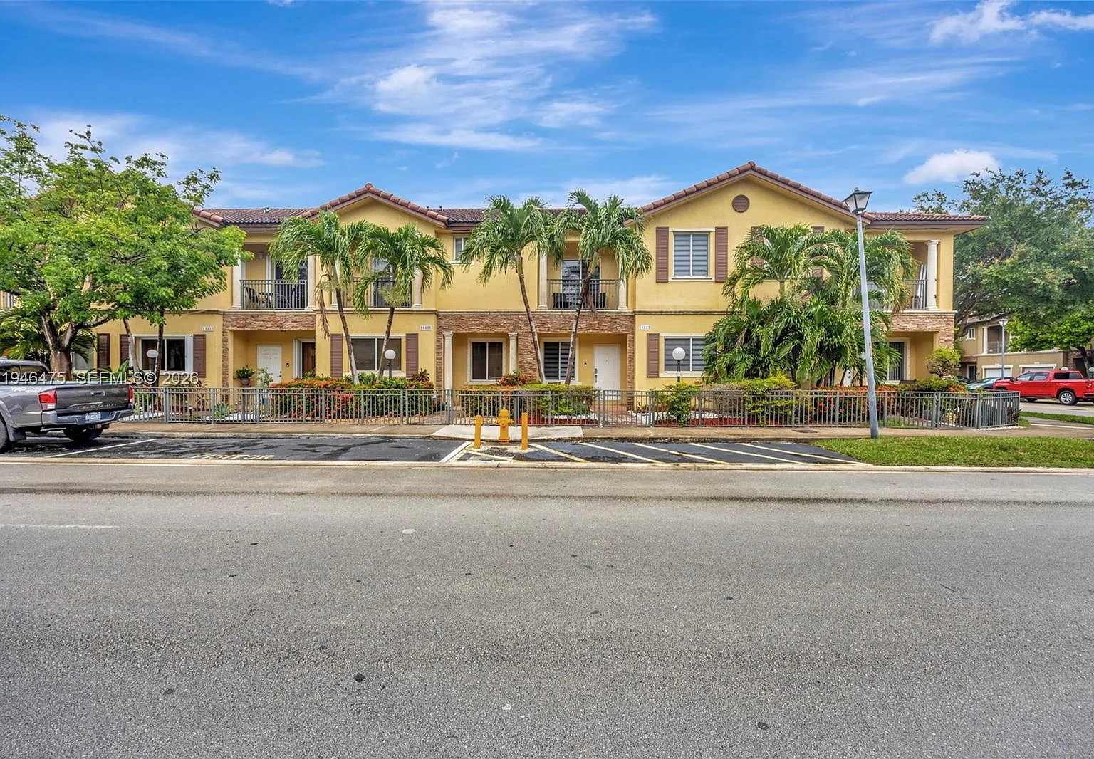 3 bed, 1672 sqft, $2,900 — Photo 1