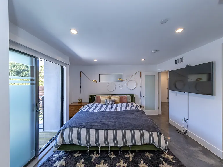 2506 S Wilson Ave — Photo 38