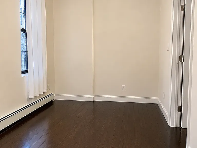 406 Tompkins Ave #1R — Photo 8