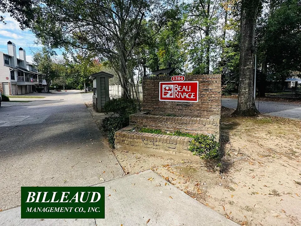 1304 E Bayou Pkwy #3C