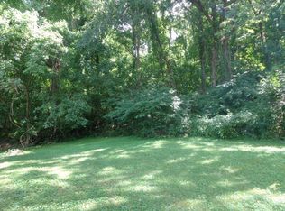 Orchard St, Hinton, WV 25951