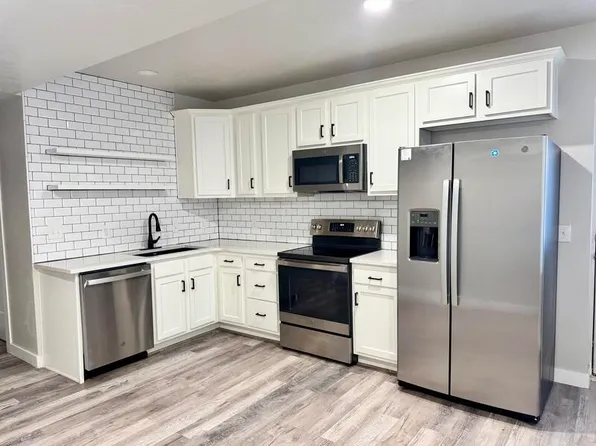 2995 E Lookout Dr, Eagle Mountain, UT 84005