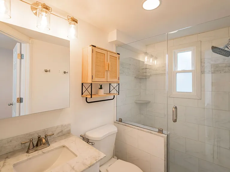 2107 Clymer St — Photo 15