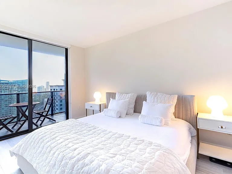 55 SW 9th St #3404 — Photo 13