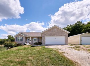 17404 Barry Gln, Warrenton, MO 63383