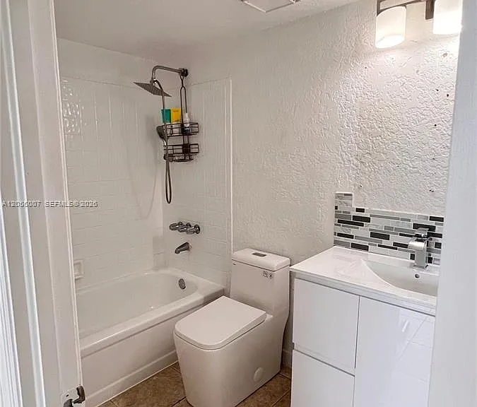 984 W 40th St #2 — Photo 20
