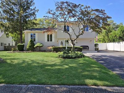 76 Skylark Drive, Holtsville, NY, 11742