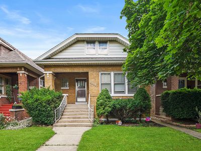 5052 W Wolfram St, Chicago, IL, 60641