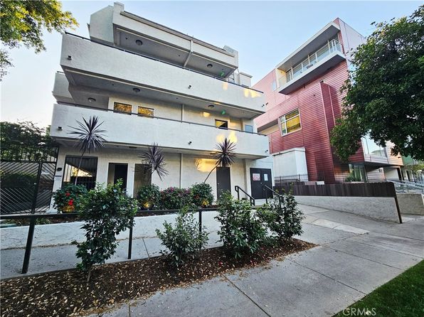 156 S Oak Knl #209