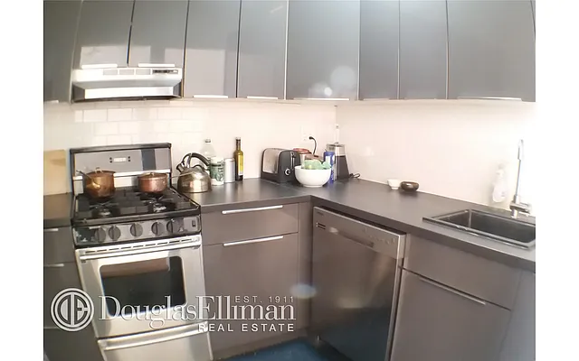 Rented by Douglas Elliman | media 8