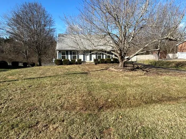 531 Rose Creek Dr, Radcliff, KY 40160