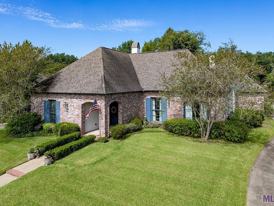 1st image of 17850 Heritage Estates Dr