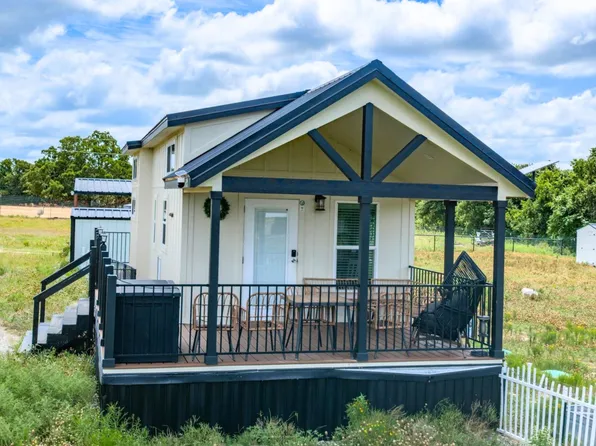 828 Wilson Rd, Perrin, TX 76486
