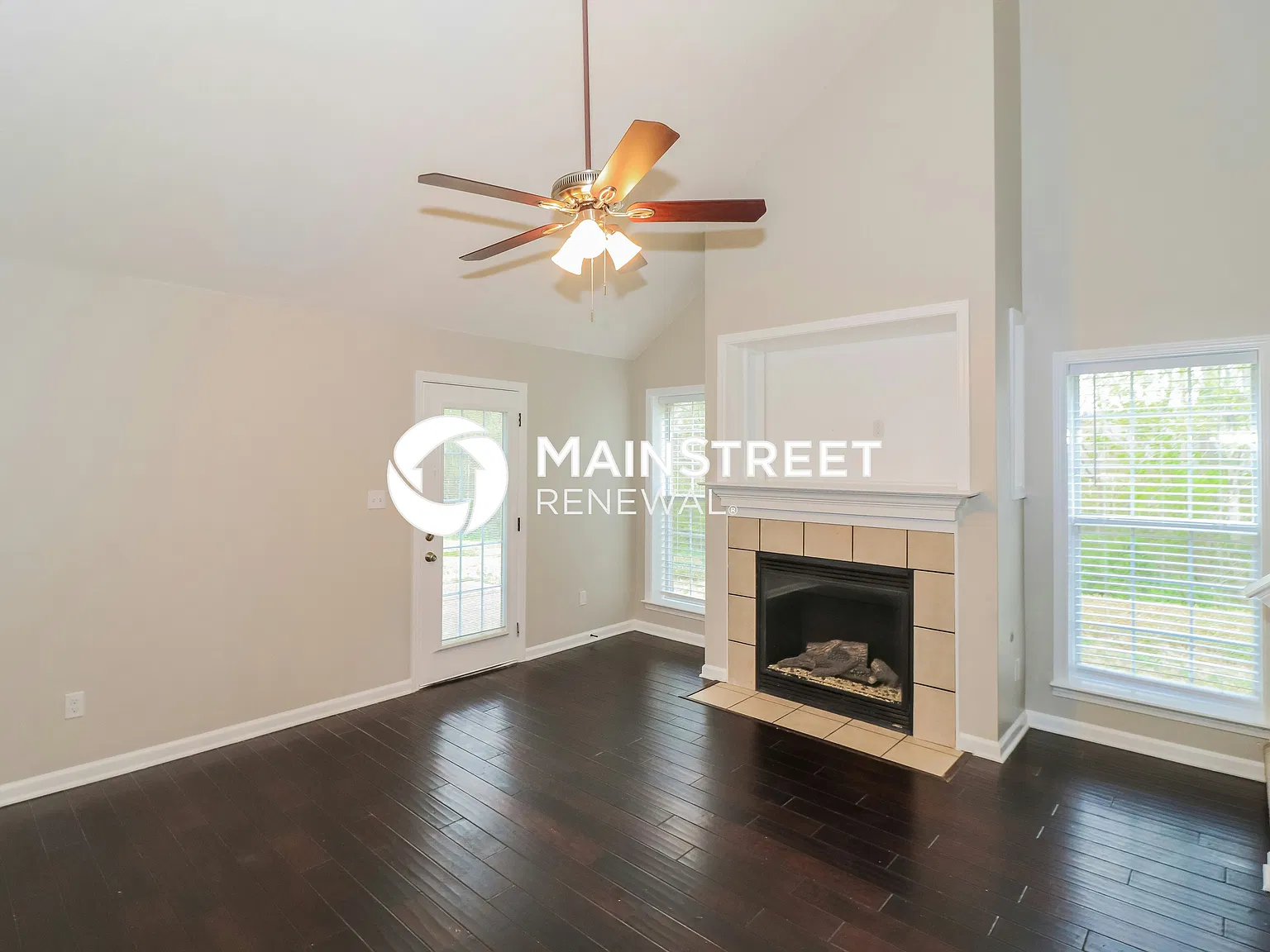 1266 Travers Cv — Photo 3