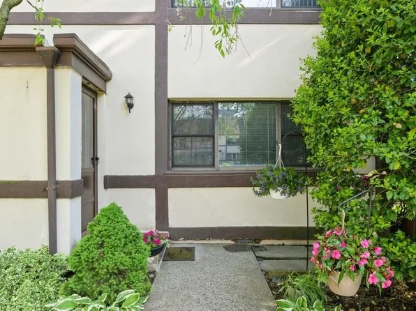 127 15th Street #C-1, Garden City, NY 11530