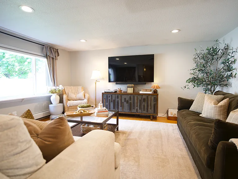 4320 Winona Ct — Photo 8