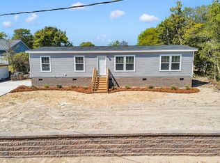 301 Barnes St, Emerald Isle, NC 28594