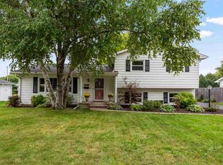 457 E Peckham St, Neenah, WI 54956
