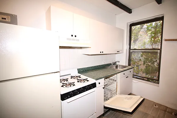 Rented by Highline Residential | media 14