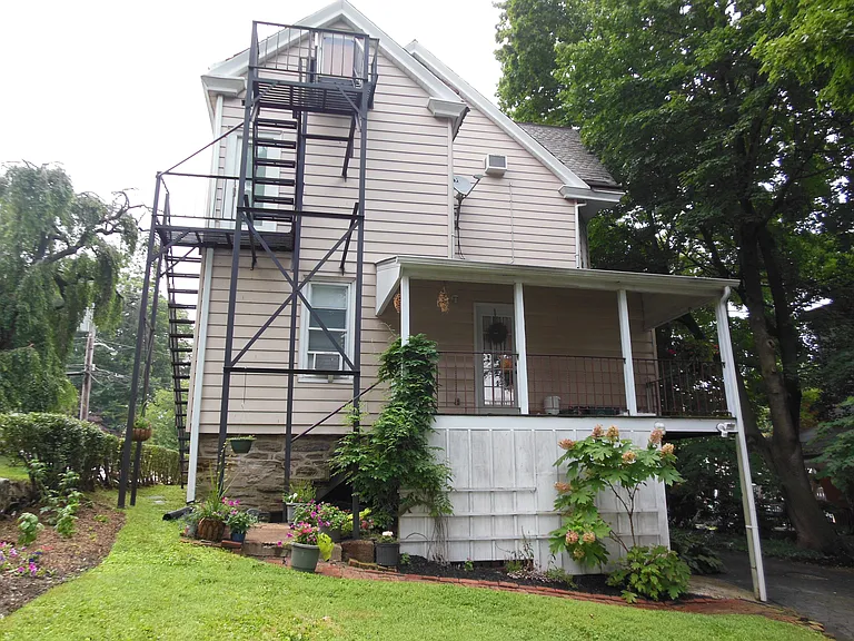 123 Cedar St #2 — Photo 11