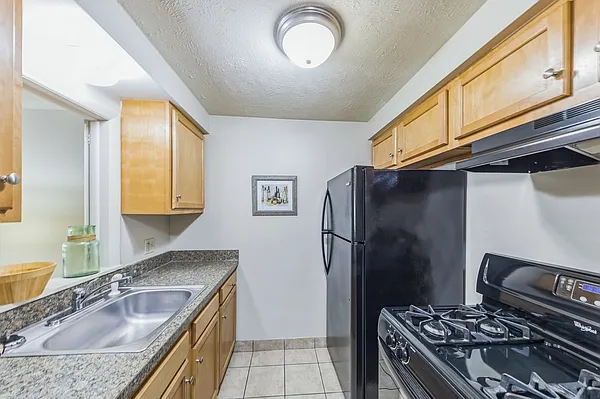 Chamberlain I & II Apartments — Photo 3